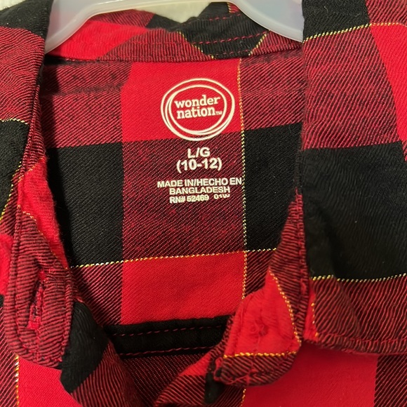 Red and Black Plaid Button Down SZ L - Picture 2 of 3